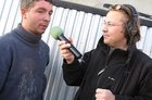 Paweł Homa z handlarzem w Czaczu. Miejsce to zrobiło wrażenie na znających cały świat reporterach...
