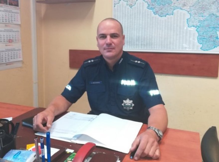 Łukasz Szczerbal zapytany o sytuację, w której pomógł zatrzymać sprawcę kradzieży odpowiedział, że zrobił to instynktownie, po 14 latach służby, niesienie pomocy ma się we krwi. 