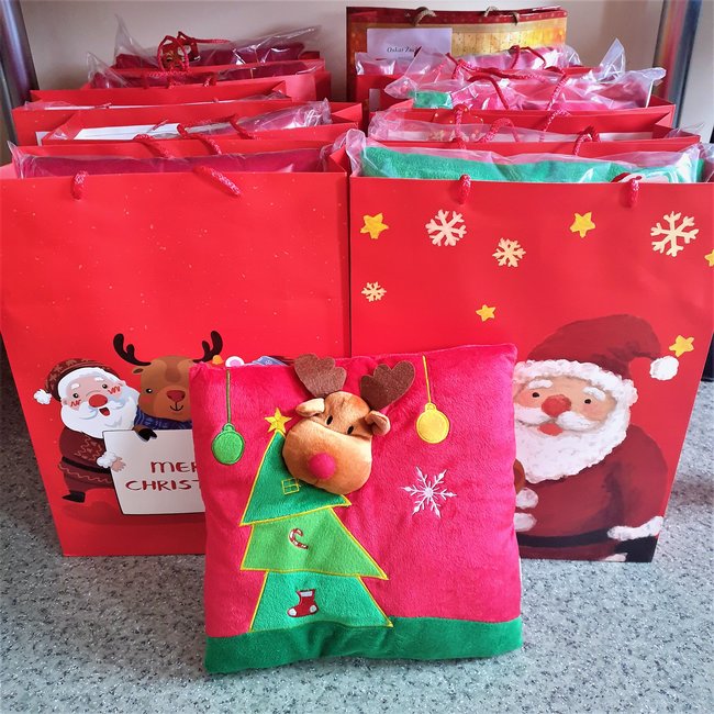 Wszystkie dzieci otrzymały nagrody – maskotki.