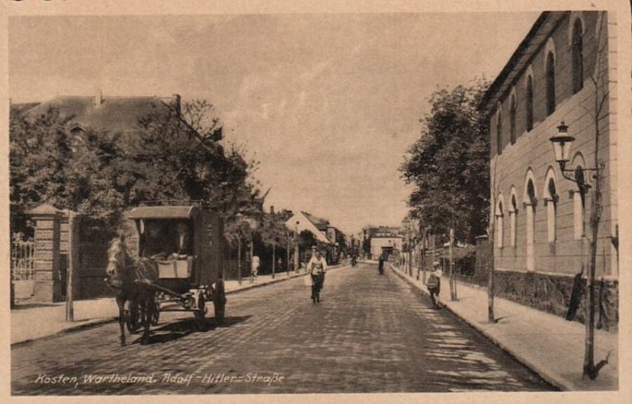 Dzisiejsza al. Kościuki podczas okupacji nosiła imię Adolf Hitler-Straße