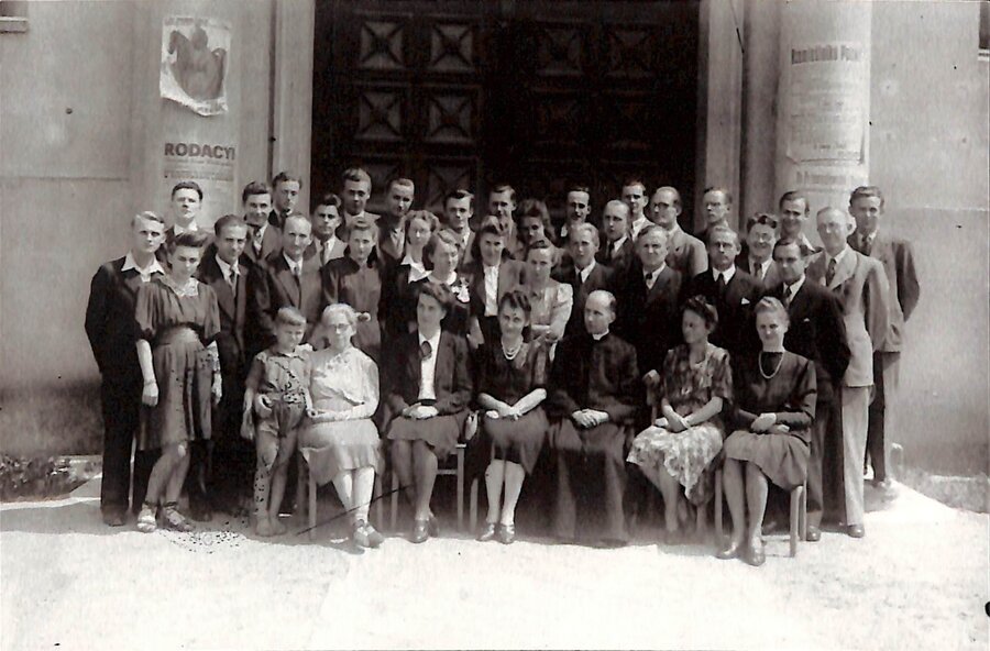 Absolwenci i nauczyciele Gimnazjum, 1946