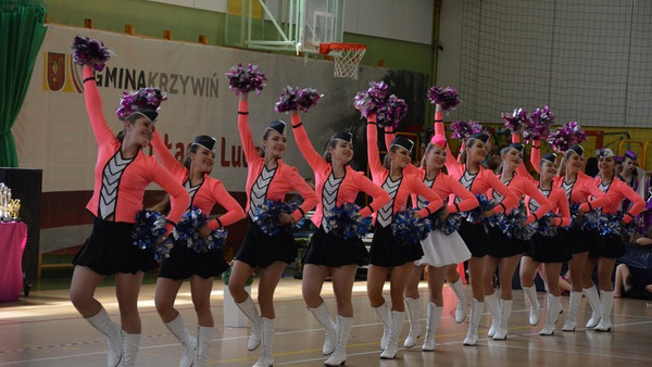 Mażoretki w Krzywiniu