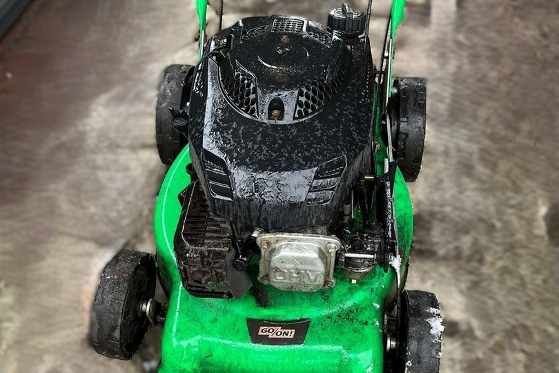 Włamanie tuż za płotem. Jednemu ukradł, drugiemu sprzedał 