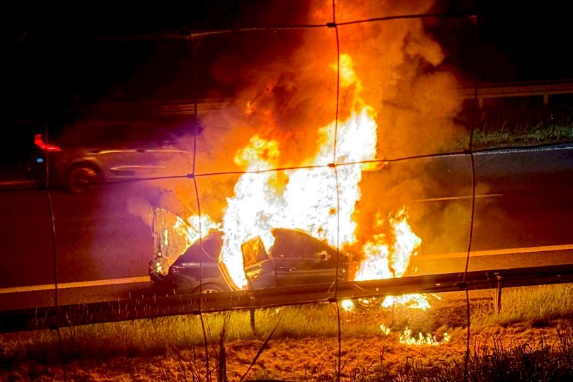 Auto stanęło w ogniu. Interweniowali strażacy z Kościana i Śmigla