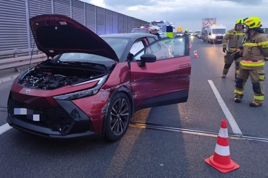 Zasłabła za kierownicą. Auto uderzyło w bariery energochłonne