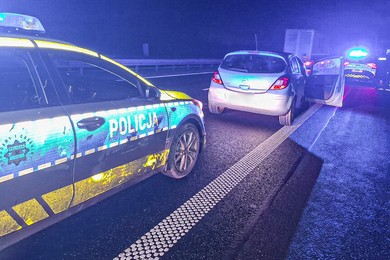 Policyjny pościg: ignorował znaki, jechał pod prąd i po chodnikach