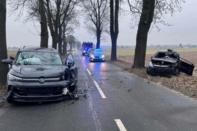 Pięć osób trafiło do szpitala po zderzeniu dwóch aut 
