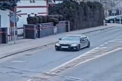 Niebezpieczna jazda BMW w Kościanie. 19-latek słono zapłacił