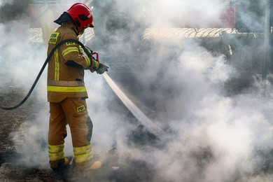 Pożar w zakładzie recyklingu. Zadysponowano liczne siły