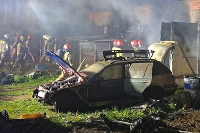 Szybka akcja strażaków zapobiegła większym stratom