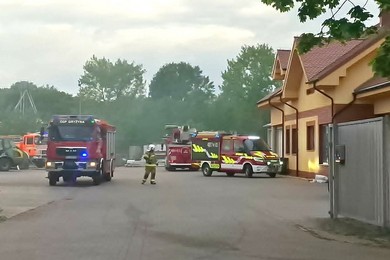 Szybka reakcja zapobiegła rozprzestrzenieniu ognia w tartaku