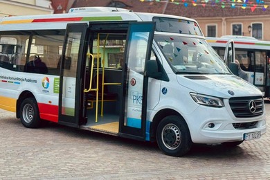 Coraz więcej pasażerów korzysta z komunikacji miejskiej